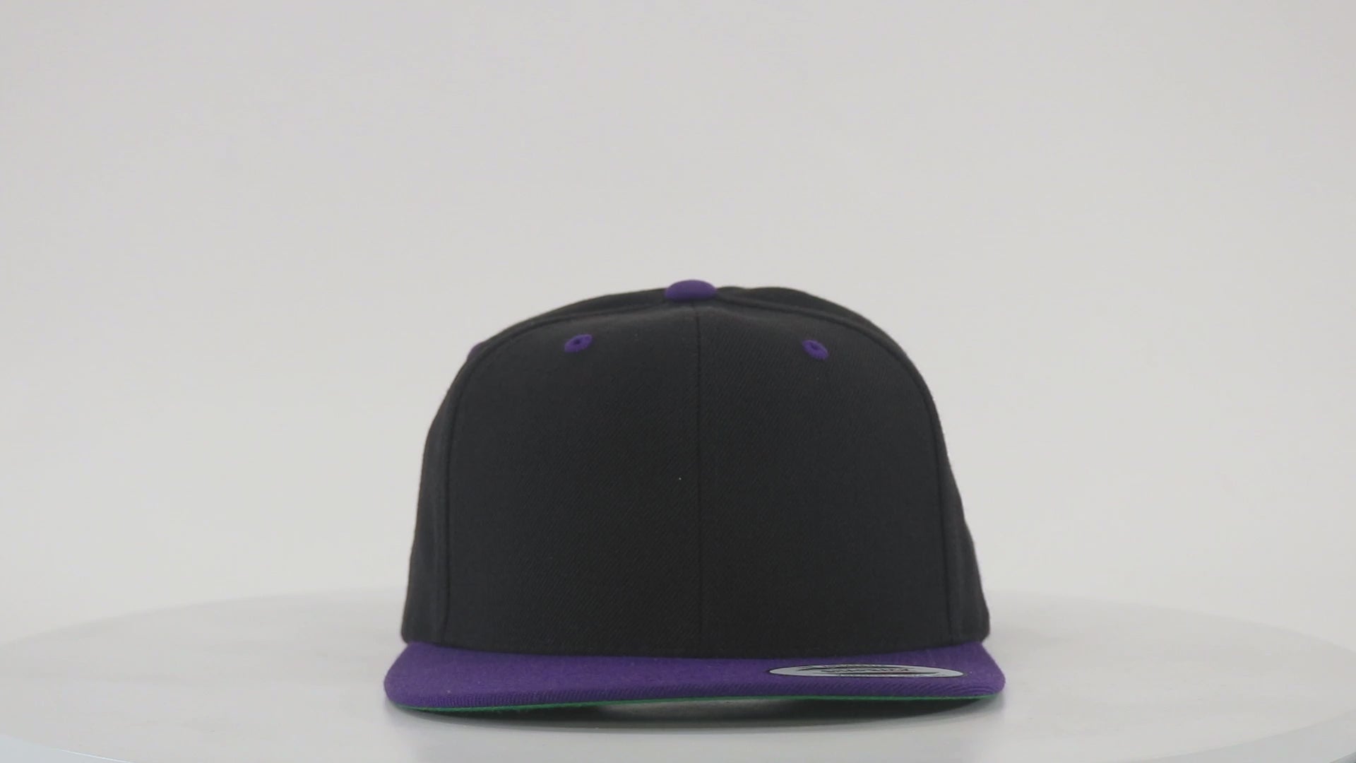 Premium Flat Bill Snapback Cap With Embroidery Logo